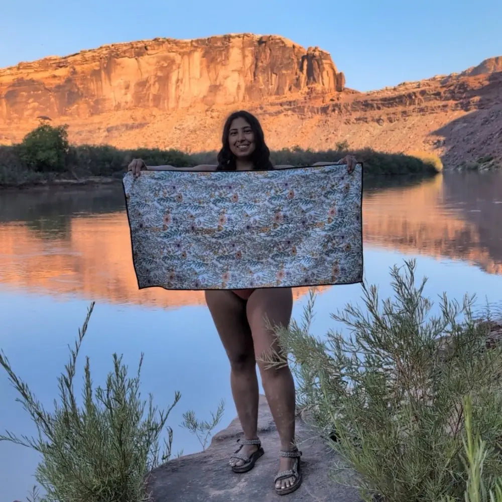 Adventure Towel Pack Size M- Wild image 2