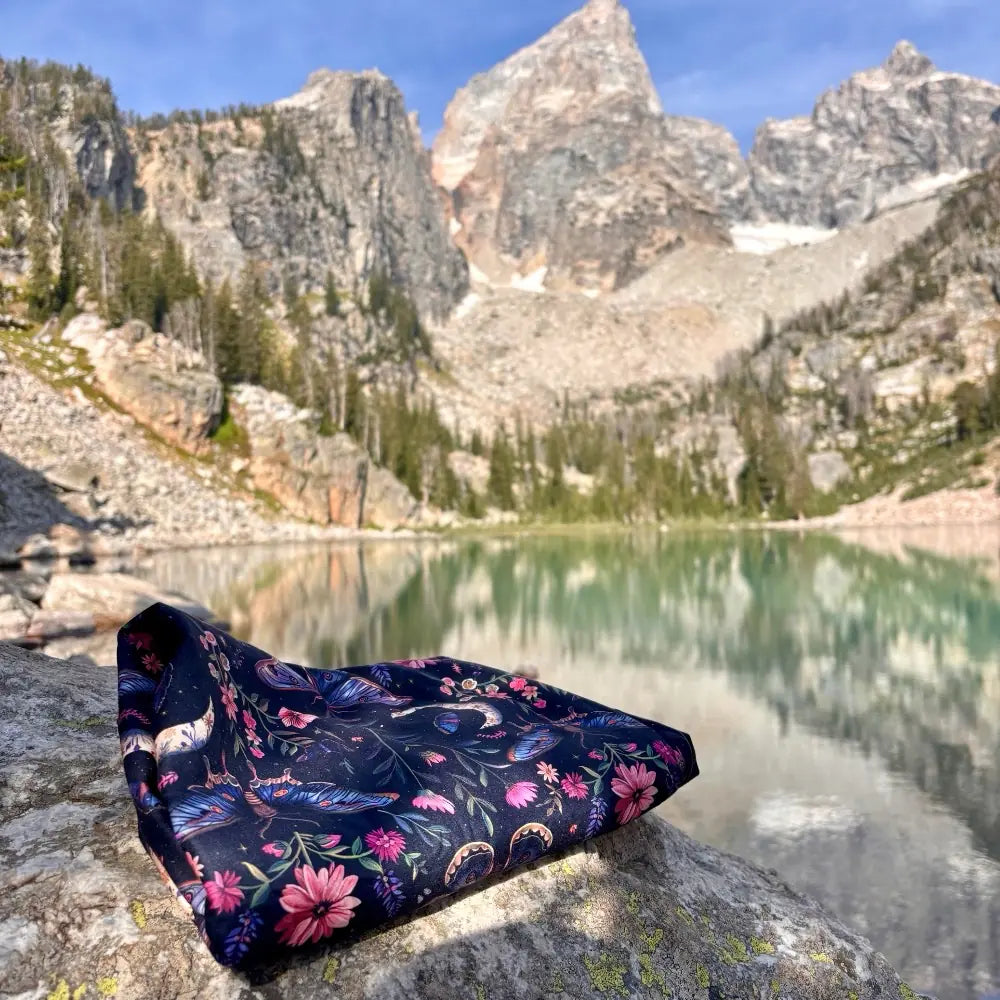 Adventure Towel Beach Size L with Pouch- Wild image 4