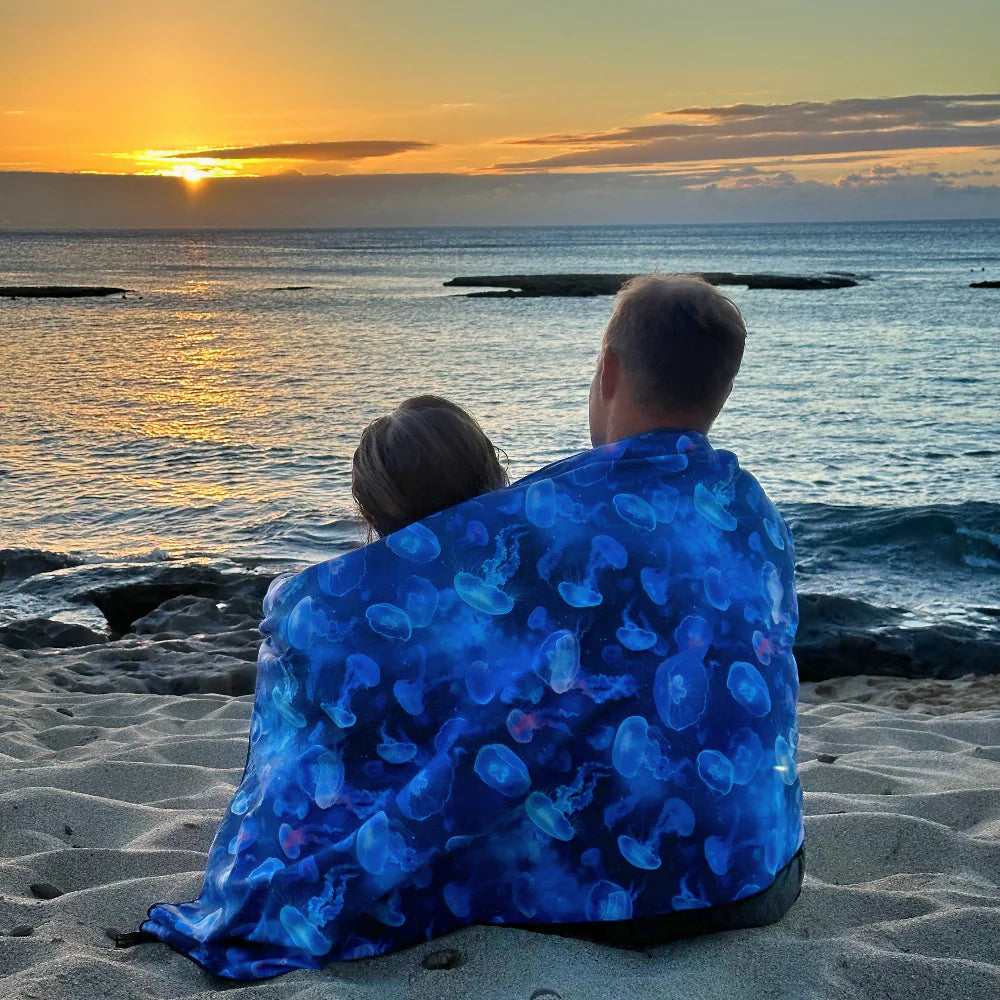 Adventure Towel Beach Size L with Pouch- Ocean image 5