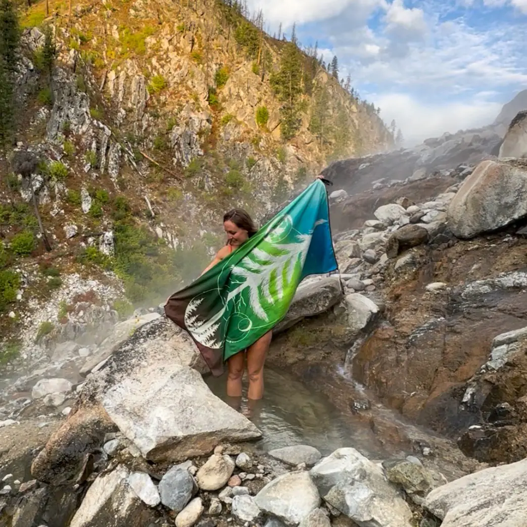compact quick-dry towel used during winter travel hot springs